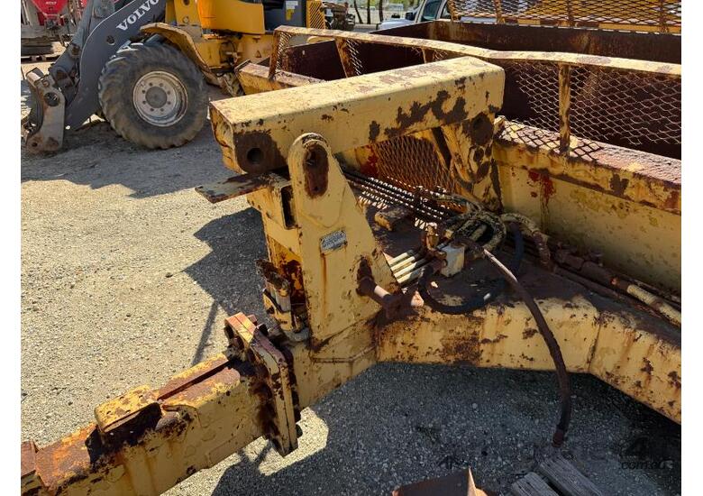 caption Reynolds Tow Scraper