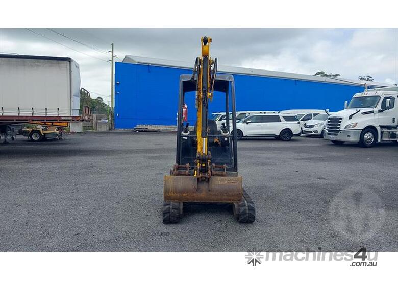 caption JCB COMPACT
