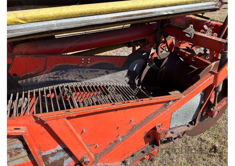 caption 1998 Grimme SE75-20 Potato Harvester