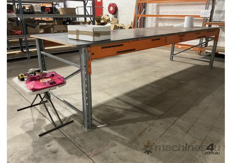caption Workbench with Table and Contents