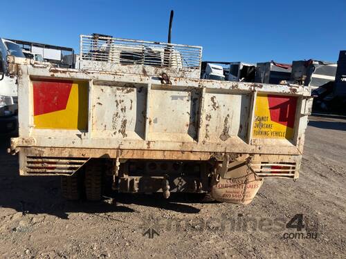caption 1999 Isuzu NPR 400 Tipper