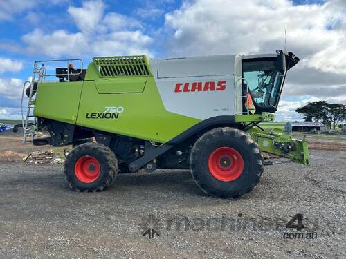 Claas 750 with 900 Vario & Countrywide pick up front