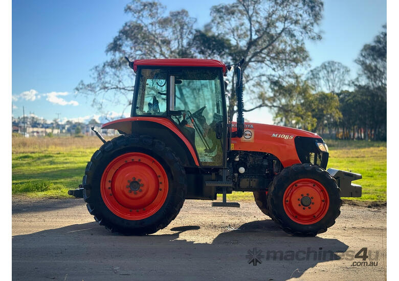 Kubota M108 FWA/4WD Tractor