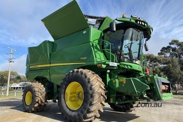 John Deere   S680