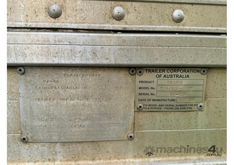 2006 REFRIGERATED TRI-AXLE TRAILER