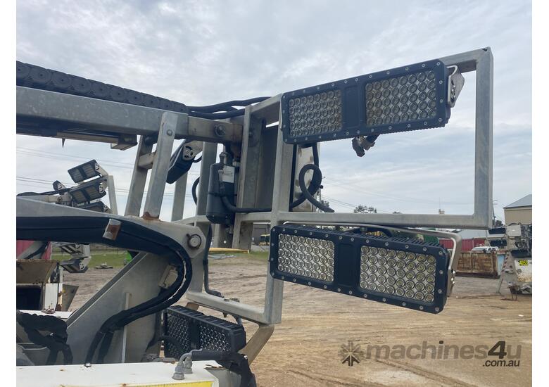 caption 2013 Pitmaster 8HTM2000 Lighting Trailer