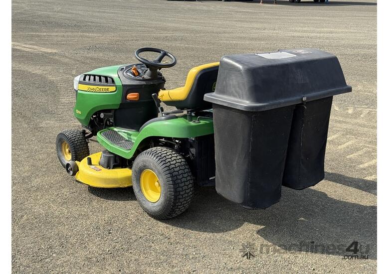 caption 2015 JOHN DEERE D110 RIDE-ON LAWN MOWER