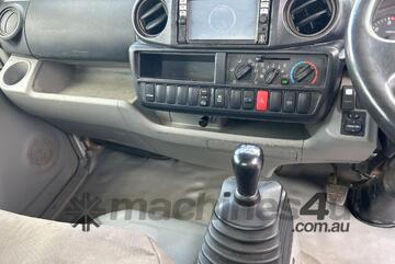 Hino 2014   300 616 Table Top