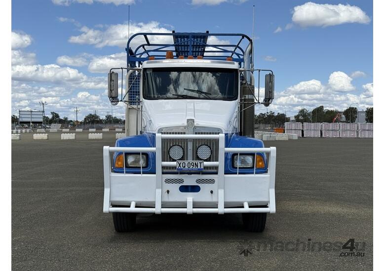 1999 KENWORTH T300 TRUCK