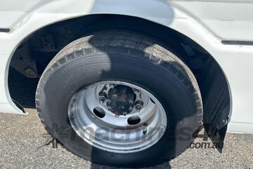 Mitsubishi 2013   Rosa Bus