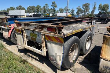 1986 Fruehauf Tandem Axle Skel Trailer