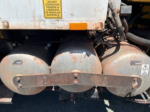 2010 Mitsubishi Fuso FV500 Asphalt Truck