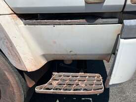 2010 Mitsubishi Fuso FV500 Asphalt Truck - picture0' - Click to enlarge