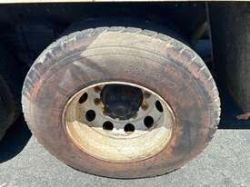 2010 Mitsubishi Fuso FV500 Asphalt Truck - picture2' - Click to enlarge