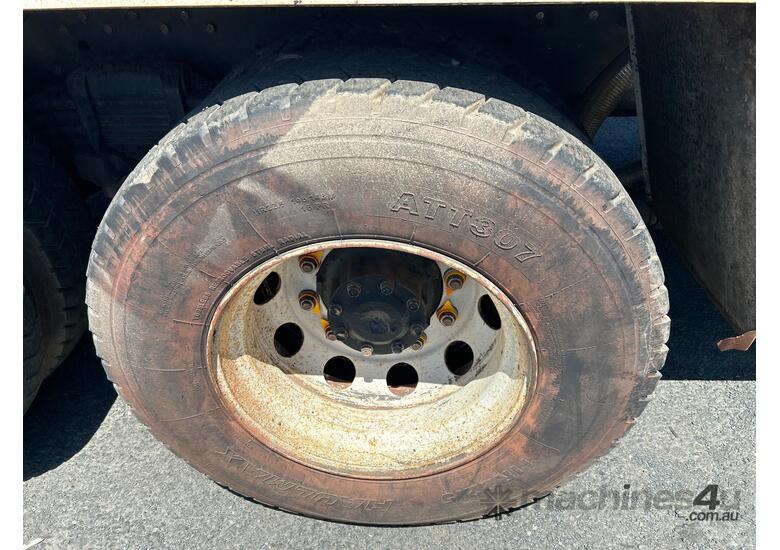 2010 Mitsubishi Fuso FV500 Asphalt Truck