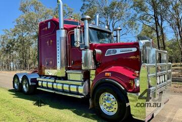 2011 Kenworth T909 50-inch bunk, Cummins ISX crate motor with low kms, 18sp and 90T rated