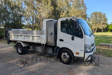 Hino Tipper truck and trailer