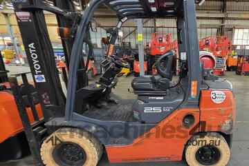 2017 Toyota 32-8Fg25 Reliable workhorse ideal for warehousing