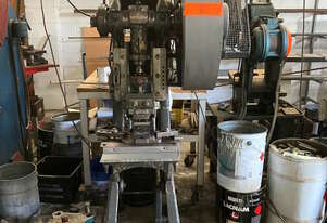 John Heine 201A Series 2, 8 Ton Incline Press