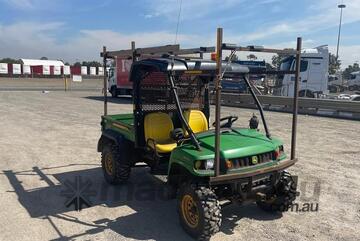 John Deere   Gator