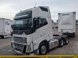 Volvo FH16 Globetrotter - picture1' - Click to enlarge