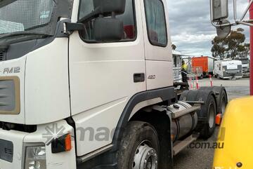Volvo 2004   FM12 Cab Chassis