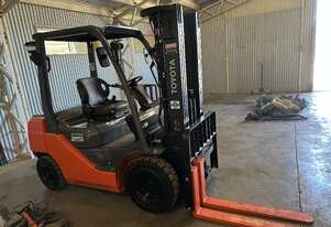 Toyota   Forklift 62-8fd25 2.5t