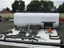 2013 TRUCK BODY WATER TANK - picture0' - Click to enlarge