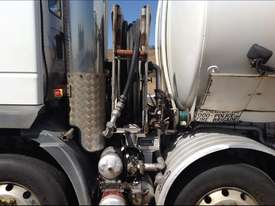 1999 IVECO MP4500 EUROTECH 8X4 RIGID FUEL TANKER - picture2' - Click to enlarge