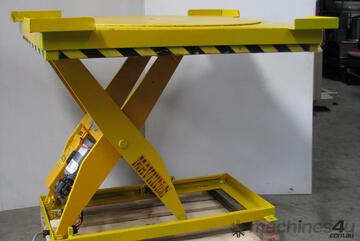 Maverick Heavy Duty 1 Ton Scissor Lift Table - 1400 x 1220 mm Maverick Heavy Duty 1 Ton Scissor Lift Table - 1400 x 1220 mm
