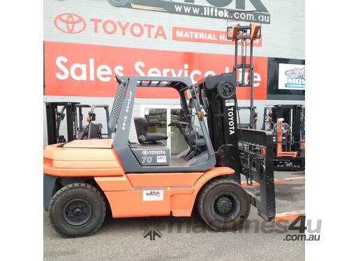  NISSAN HYSTER TOYOTA 7 TON CONTAINER MAST