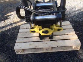 Rotating quick tilt hitch - picture7' - Click to enlarge