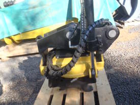 Rotating quick tilt hitch - picture0' - Click to enlarge