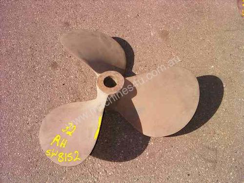 caption Propeller Bronze 32 Inch 3 Blade R/Hand