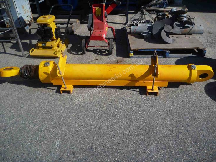 caption SINGLE HYDRAULIC RAM/ 2500MM COLLAPSED