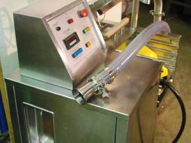 PNEUMATIC PISTON FILLER  - picture0' - Click to enlarge