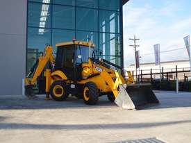 2013 JCB 2CX - low hours, buckets - picture0' - Click to enlarge