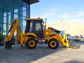 2013 JCB 2CX - low hours, buckets - picture1' - Click to enlarge