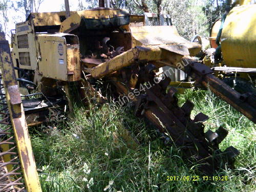 task force 1000 ,60hp , track mounted trencher , belt conveyor