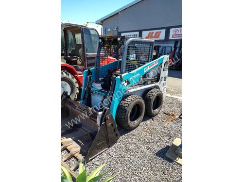 2012 Toyota 5SDK8 Skid Steer Low hours and Immaculate Condition
