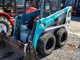 2012 Toyota 5SDK8 Skid Steer Low hours and Immaculate Condition - picture1' - Click to enlarge