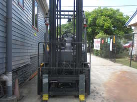 Crown 2.5 ton Container Mast Used Forklift - picture1' - Click to enlarge