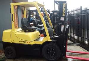 ACTIVE FORKLIFTS - Hyster 2.5 Ton Diesel Forklift Side Shift Container Mast Late model