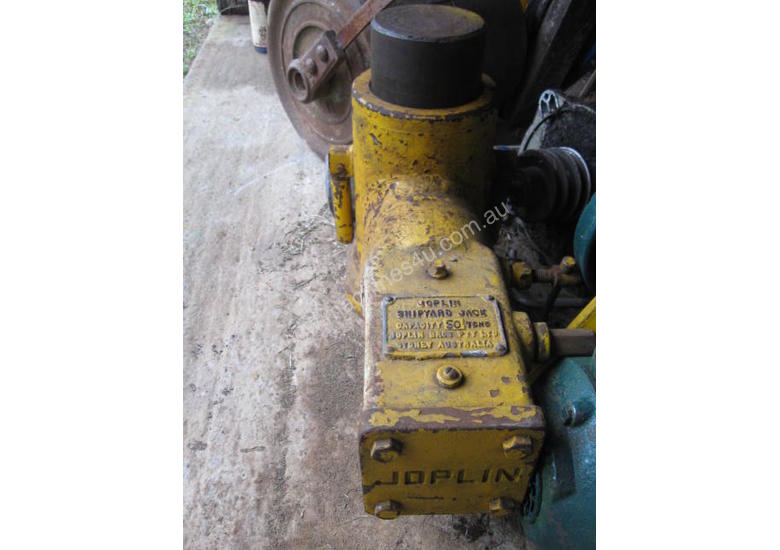 caption 50 Tonne + Hydraulic Shipyard Jack