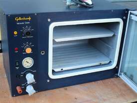 Vacuum Oven. - picture0' - Click to enlarge