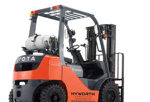 Toyota 2.5T Gas Forklift 8FG25 with 4.3m Lift $29 per day