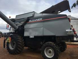 Gleaner R75 Header(Combine) Harvester/Header - picture1' - Click to enlarge