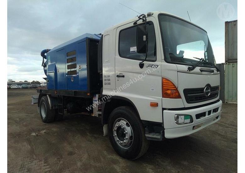 caption Hino Ranger