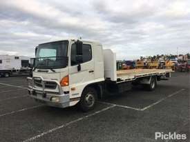2010 Hino FD1J - picture2' - Click to enlarge