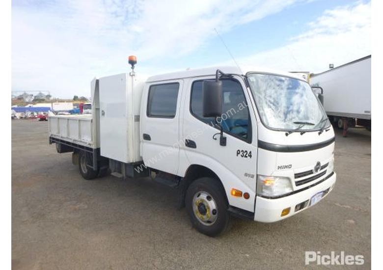 caption 2010 Hino 300 816